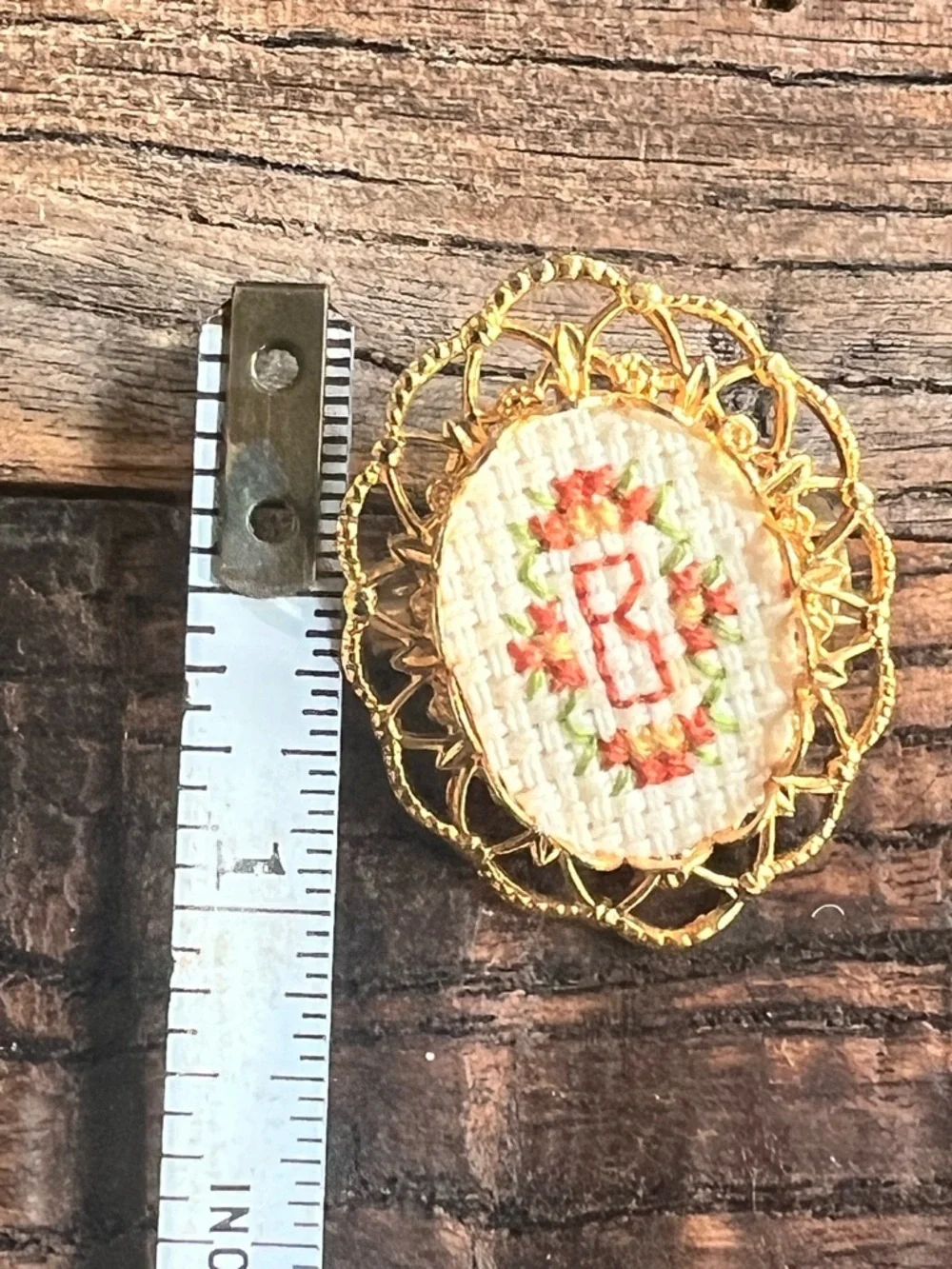 N/A elegant gold